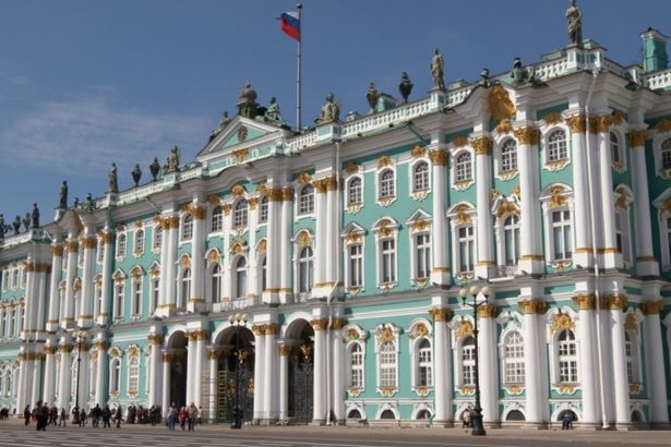 Петербуржцам представят более двухсот уникальных экспонатов знаменитого мастера. Помимо выставки, горожане смогут посетить различные лекции, мастер-классы, круглые столы, а также посмотреть 8 фильмов, которые покажут в залах музея.