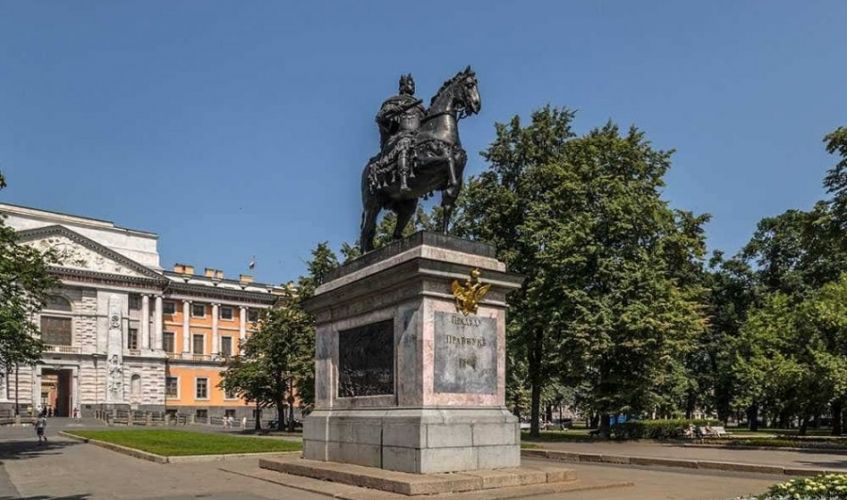 47. Памятник Петру Первому