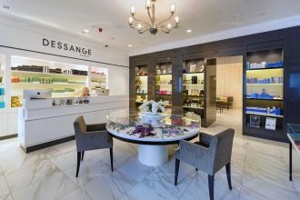 13 премиальных салонов: дом Dessange, корпорация Beauty Lounge на Лахтинской, клиника Sorry for my beauty. Цены от 1600₽ до люкса, сверено в 2026.
