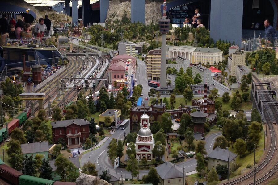 Гранд Макет Россия - миниатюрная модель страны с поездами, городами и природой