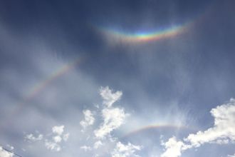 u041fu0435u0442u0435u0440u0431u0443u0440u0436u0446u044b u043du0430u0431u043bu044eu0434u0430u043bu0438 u043fu0435u0440u0435u0432u0435u0440u043du0443u0442u0443u044e u0440u0430u0434u0443u0433u0443 u0438 u0434u0432u0430 u0441u043eu043bu043du0446u0430