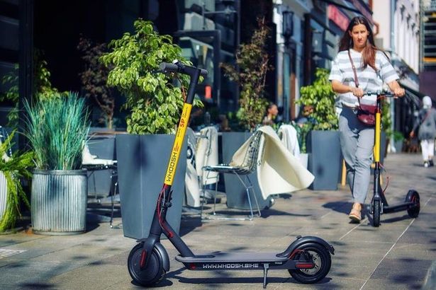 В 2026 году в Петербурге работают три крупных сервиса кикшеринга электросамокатов — Whoosh, Юрент и Яндекс Go. Разбираемся в тарифах, зонах покрытия и новых правилах сезона 2026.