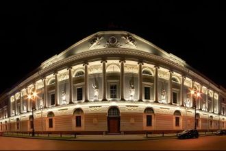 30 ноября у петербуржцев появится уникальный шанс посетить закрытые и тайные залы главной библиотеки города в рамках ежемесячных обзорных экскурсий. Горожане смогут погулять по вечерней библиотеке, увидеть недоступные для посещения залы и насладиться их потрясающей атмосферой.