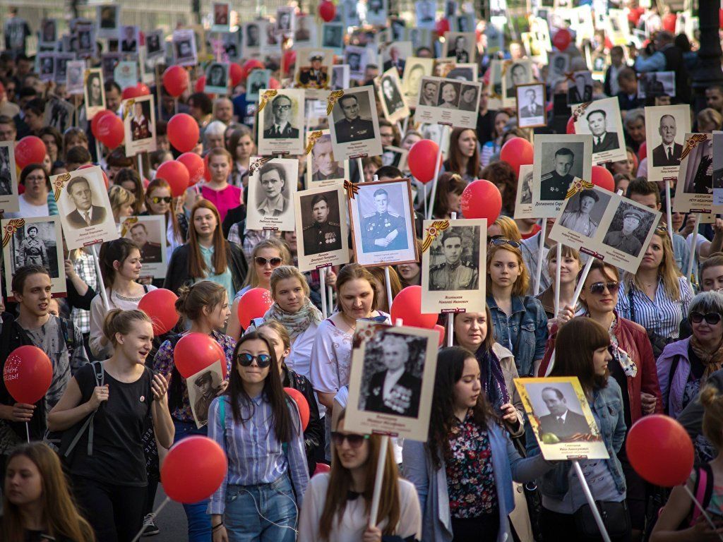 u0414u0432u0435 u0442u044bu0441u044fu0447u0438 u043fu0435u0442u0435u0440u0431u0443u0440u0436u0446u0435u0432 u043fu0440u0438u043cu0443u0442 u0443u0447u0430u0441u0442u0438u0435 u0432 u0448u0435u0441u0442u0432u0438u0438 u00abu0411u0435u0441u0441u043cu0435u0440u0442u043du044bu0439 u041bu0435u043du0438u043du0433u0440u0430u0434u00bb  