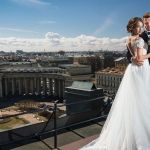 Выбор свадебного платья в Петербурге — это путешествие по бутикам с мировыми брендами, собственными ателье и персональными консультантами. Собрали салоны, где примерка превращается в событие для невесты и её близких.