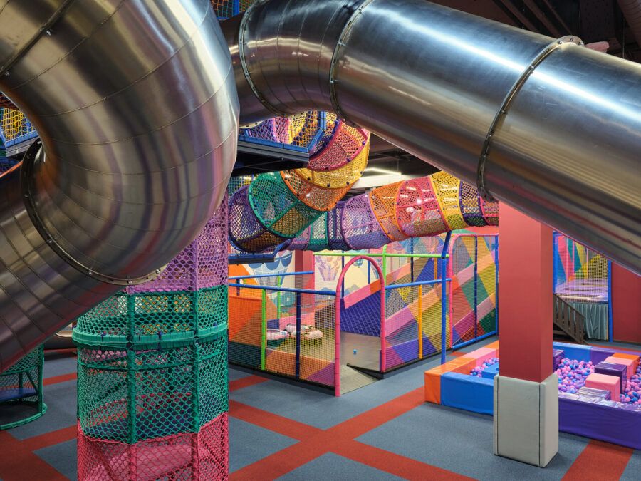 Игровая зона и аттракционы в Mouse House в Санкт-Петербурге