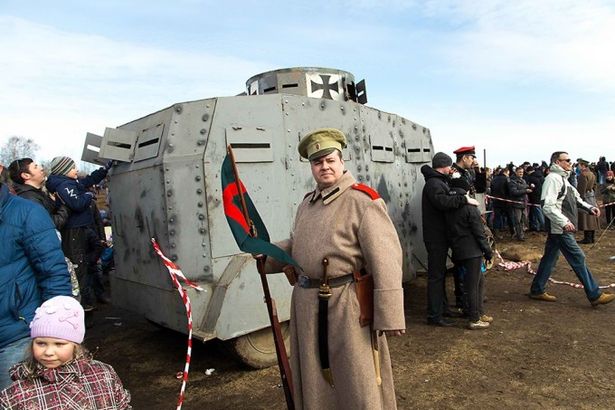 u00abu0411u043eu0435u0432u0430u044f u0441u0442u0430u043bu044cu00bb u043fu043eu043au0430u0436u0435u0442 u043cu043eu0449u044c u0432 u041fu0430u0440u043au0435 300-u043bu0435u0442u0438u044f u041fu0435u0442u0435u0440u0431u0443u0440u0433u0430