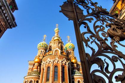 Крупнейшая в Европе коллекция мозаик, мистические совпадения и архитектурные тайны собора, построенного на месте гибели Александра II.
