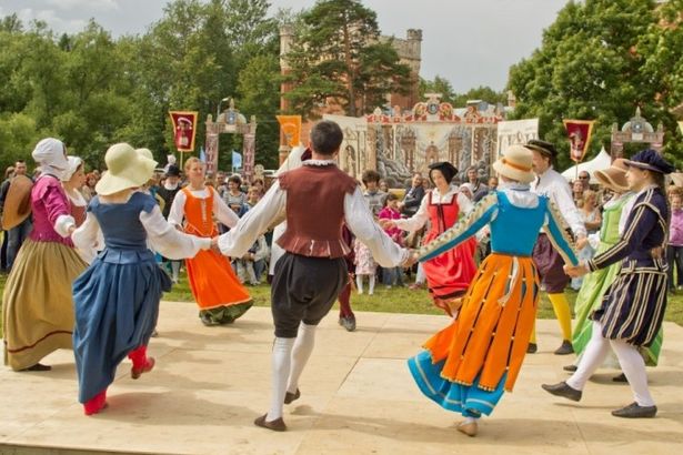 u041fu0430u0440u043a u0410u043bu0435u043au0441u0430u043du0434u0440u0438u044f u043du0430 u0434u0432u0430 u0434u043du044f u0432u0435u0440u043du0435u0442u0441u044f u0432 u0417u043eu043bu043eu0442u043eu0439 u0412u0435u043a