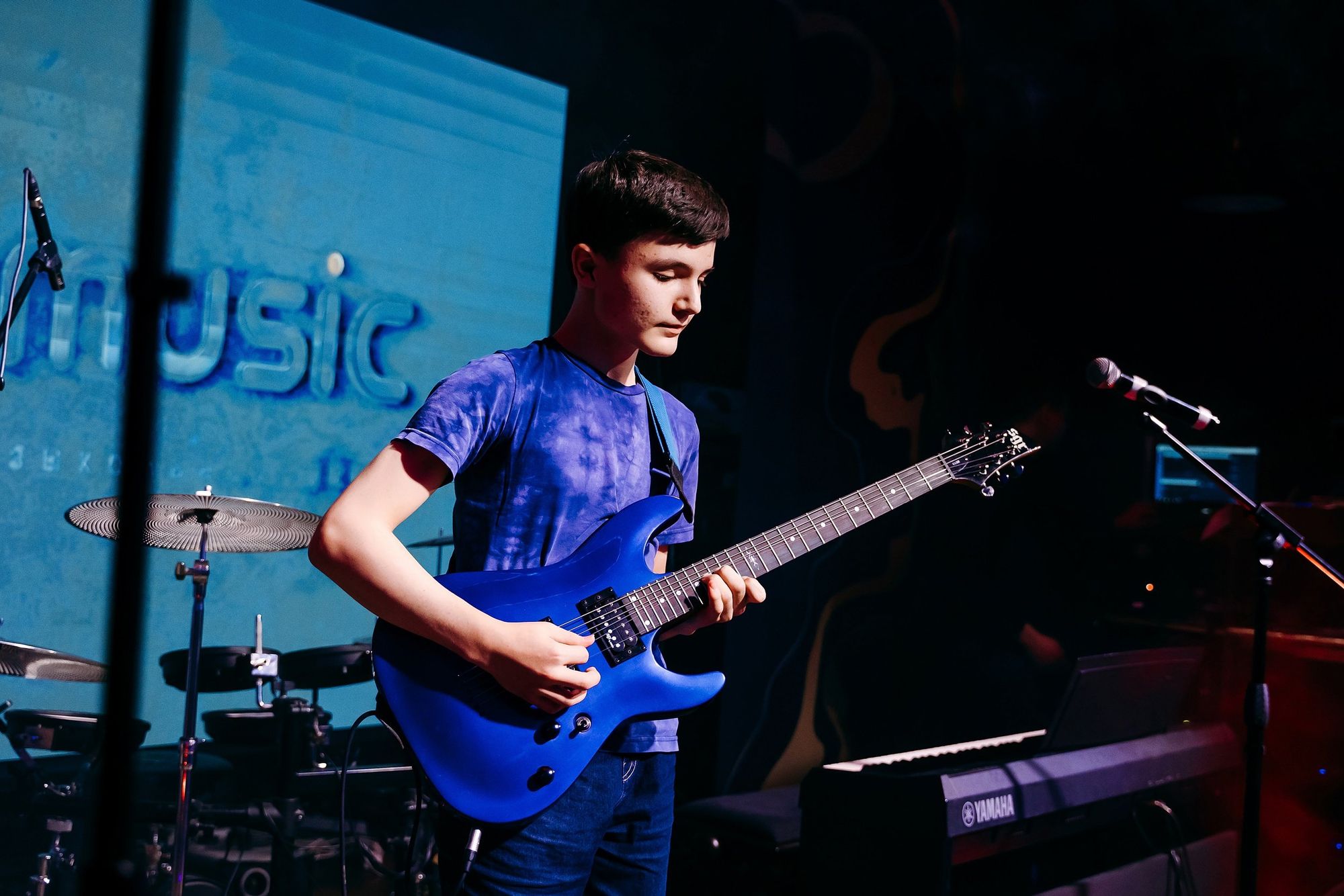 Музыкальная школа SPMUSIC в Санкт-Петербурге — урок гитары для ребёнка