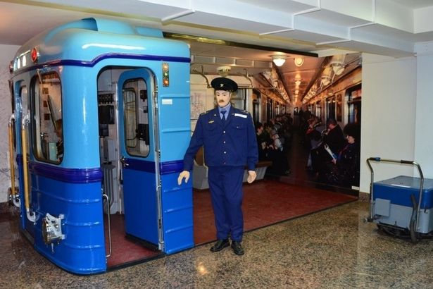 Оператор Wi-Fi в метро МаксимаТелеком запустил опцию пятиминутной интернет-сессии для пассажиров, которые совершают короткие поездки или пересадки. В случае короткой сессии количество рекламы перед входом в сеть сокращается вдвое.