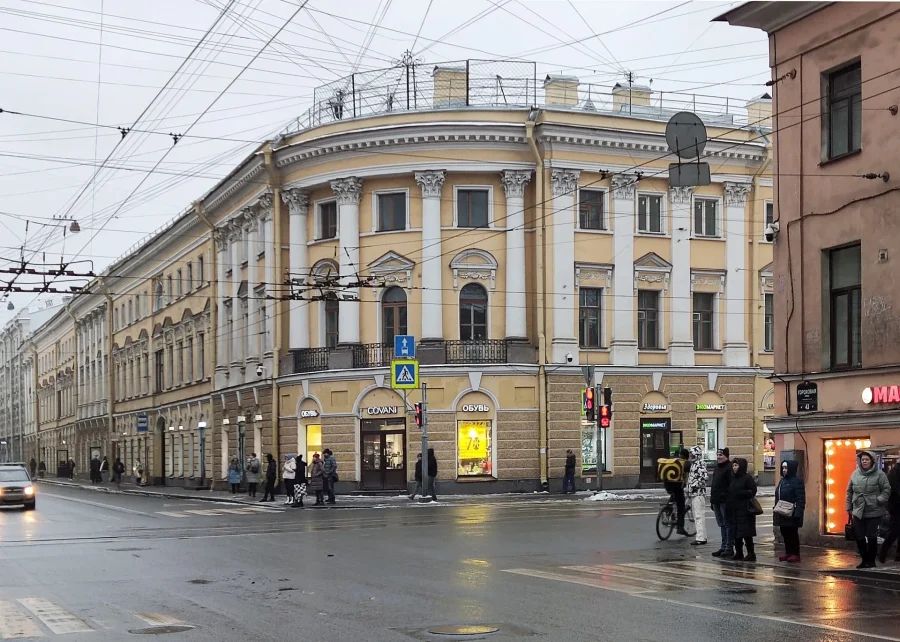 Здание дома Яковлева где располагался гастроном Диета