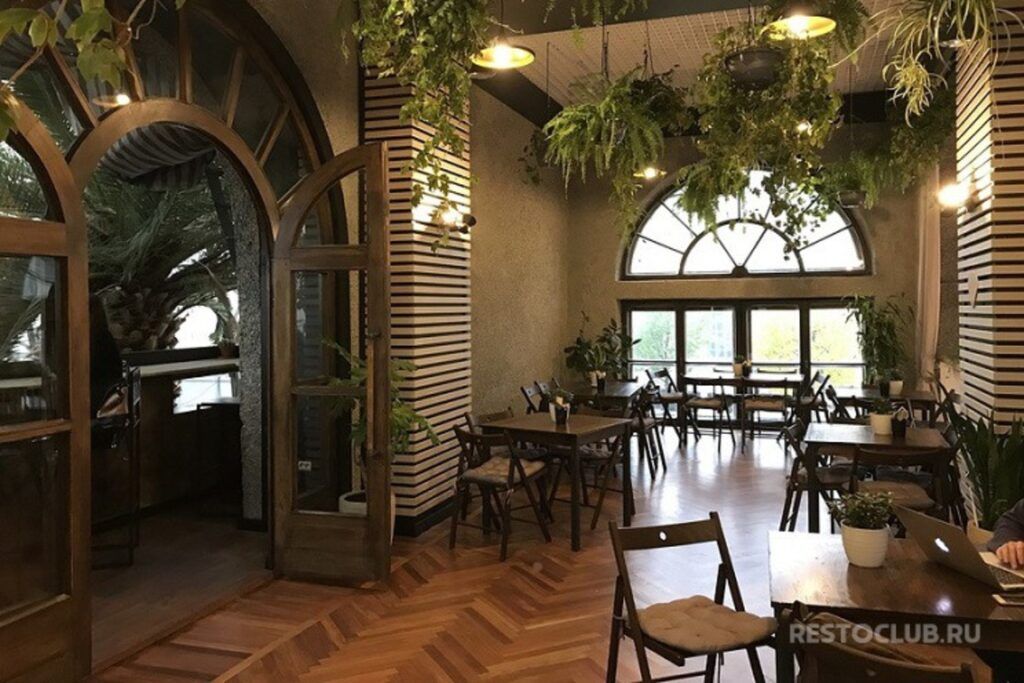 Вместо офиса и дома — комфортные и стильные рабочие пространства, где только вы, тишина и ноутбук. Ну и еще пара-тройка горящих дедлайнов, куда же без них. Питер Online составил подборку мест, где можно спокойно поработать, устроить совещания, провести занятия и подготовиться к экзаменам.