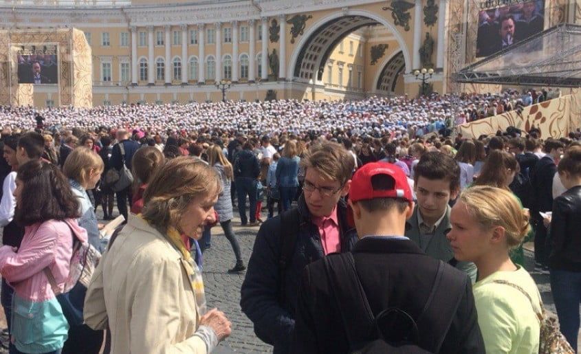 u0412 u0447u0435u0441u0442u044c u0414u043du044f u0412u041cu0424 u043du0430 u0414u0432u043eu0440u0446u043eu0432u043eu0439 u0437u0430u0440u0430u0431u043eu0442u0430u0435u0442 u043du0430u0440u043eu0434u043du043eu0435 u043au0430u0440u0430u043eu043au0435