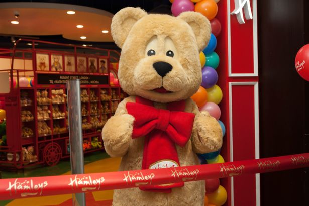 Развивающие игры, мягкие медведи, красивые куклы, гоночные машинки и поезда, наборы для творчества и активных забав — где все это купить в Петербурге? Питер Online нашел проверенные магазины с детскими товарами, где родители оценят не только внешний вид игрушки, но и то, из какого материала она сделана и как долго прослужит.