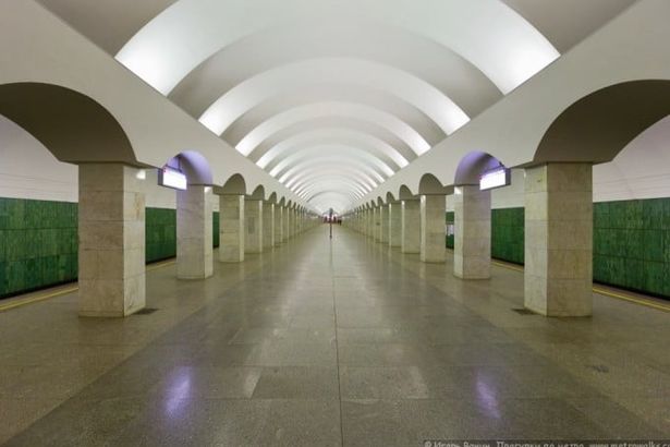 Станция метро «Лесная» уйдет на ремонт, начиная с 16 января. Работы будут вестись 11 месяцев и закончатся 15 декабря 2017 года. В течение всего этого времени станция будет недоступна для пассажиров.