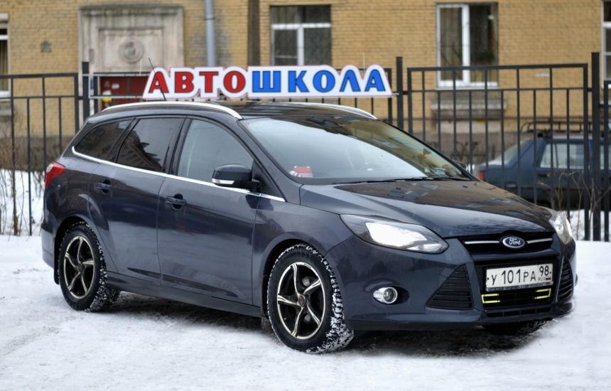 Теперь чтобы получить права на автомобиль не обязательно три раза в неделю сидеть в классе автошколы. Автошкола&nbsp;Балтик-Стар запустила новый формат обучения «на дому», ну или там, где удобно ученикам. Вы выбираете удобное место и время, а преподаватель подстраивается под условия. Правда с инструктором по вождению так, к сожалению, не получится — все равно придется ездить на площадку.