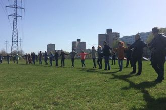 Вырубке деревьев и стройке на территории Муринского ручья скоро придёт конец: два года неравнодушные жители пытались оспорить решение на строительство нового спортивного комплекса в парке, и, наконец, выиграли.