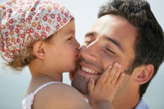 u00abu0414u0435u043du044c u043eu0442u0446u0430u00bb u043eu0442u043fu0440u0430u0437u0434u043du0443u044eu0442 u043du0430 u041au0440u0435u0441u0442u043eu0432u0441u043au043eu043c u043eu0441u0442u0440u043eu0432u0435