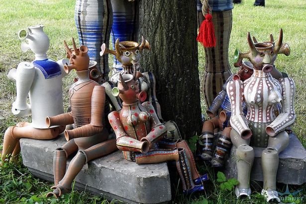 u041du0430 u0415u043bu0430u0433u0438u043du043eu043c u043eu0441u0442u0440u043eu0432u0435 u043fu043eu043au0430u0436u0443u0442 u00abu0421u0442u0435u043au043bu043e u0438 u043au0435u0440u0430u043cu0438u043au0443 u0432 u043fu0435u0439u0437u0430u0436u0435u00bb