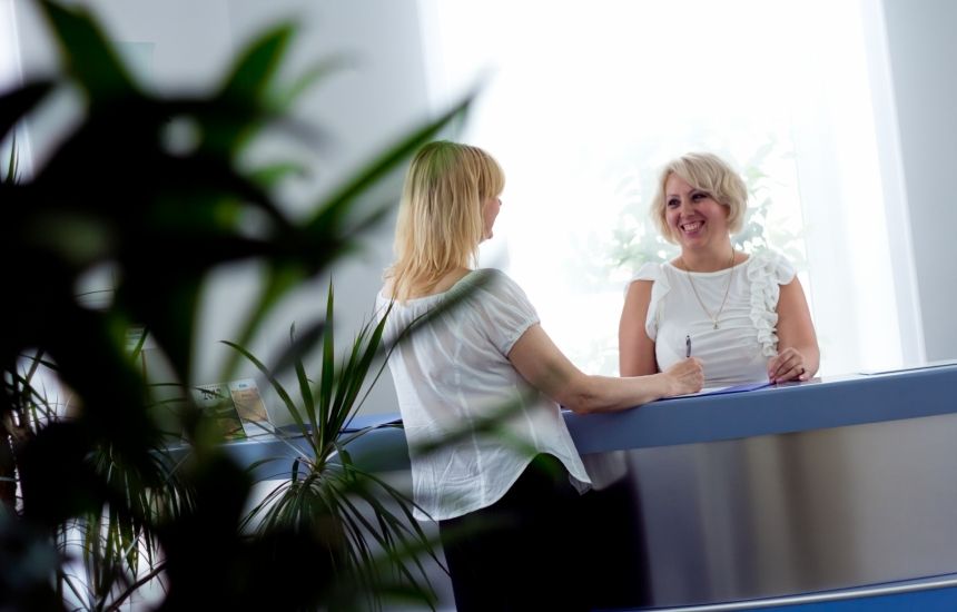 Медицинский центр DLclinic — это современная многопрофильная клиника в Санкт-Петербурге, предлагающая широкий спектр услуг в области стоматологии, косметологии и эстетической медицины. Основанная в 1996 году (изначально как "Дента Л"), клиника заработала репутацию надежного медицинского учреждения благодаря профессиональному подходу, инновационным технологиям и высококвалифицированным специалистам. Сегодня DLclinic предлагает комплексное лечение, сочетающее стоматологические услуги с возможностями эстетической медицины для достижения наилучших результатов.