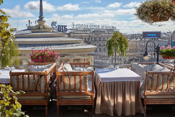 u0413u0434u0435 u043fu043eu0435u0441u0442u044c u0432 u0446u0435u043du0442u0440u0435 u041fu0435u0442u0435u0440u0431u0443u0440u0433u0430: u00abu041cu043eu0441u043au0432u0430u00bb u2013 u0432u0438u0434u043eu0432u043eu0439 u0440u0435u0441u0442u043eu0440u0430u043d u0441 u0432u043au0443u0441u043du043eu0439 u0435u0434u043eu0439