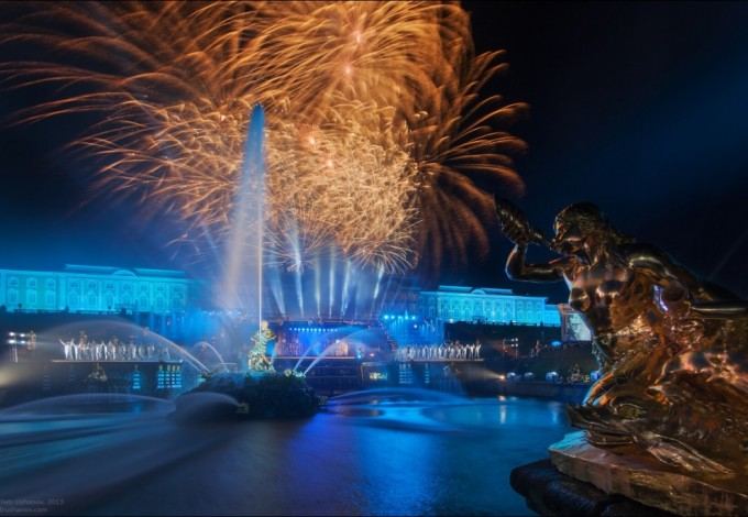 Peterhof-fountain-Festival-16