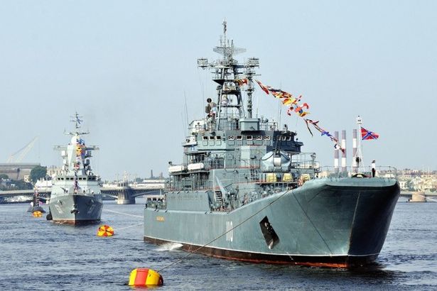 u041fu0430u0440u0430u0434 u0432u043eu0435u043du043du044bu0445 u043au043eu0440u0430u0431u043bu0435u0439 u043eu0442u043au0440u043eu0435u0442 u0434u0435u043du044c u0412u041cu0424