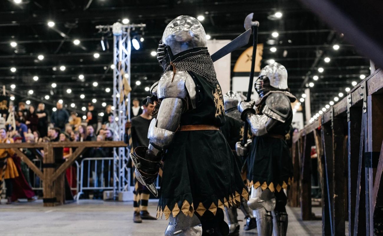 2-3 марта&nbsp;в 7-м павильоне «ЛЕНЭКСПО» при участии 1700 представителей сферы исторической реконструкции пройдет уже в третий раз&nbsp;фестиваль «РЕКОН&nbsp; 2019».&nbsp;В качестве основного блюда подадут многочисленные зрелищные турниры самого разного формата - историческое фехтование, поединки куртуазных рыцарей в полном латном доспехе, массовые бои раннего средневековья и яростные сходы пехоты 14-15 веков.