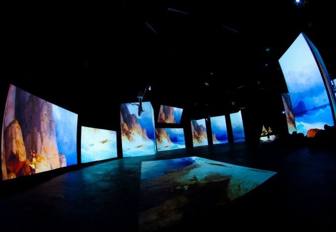 u0421u0440u0430u0437u0443 u0434u0432u0435 u0432u044bu0441u0442u0430u0432u043au0438 u00abu0416u0438u0432u044bu0435 u043fu043eu043bu043eu0442u043du0430u00bb u0432u043eu0437u0432u0440u0430u0449u0430u044eu0442u0441u044f u0432 u041fu0435u0442u0435u0440u0431u0443u0440u0433