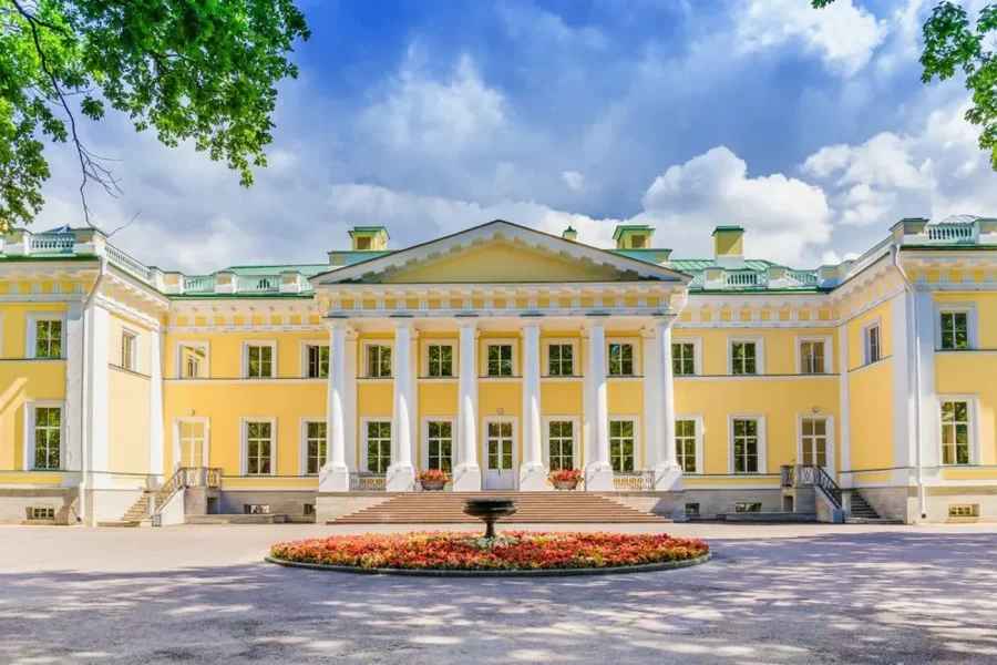 Каменноостровский дворец — резиденция императоров на Малой Невке
