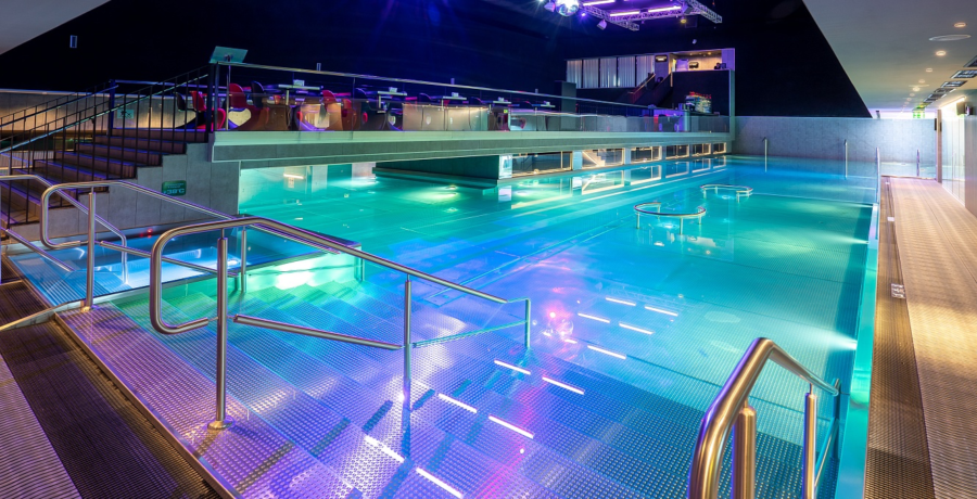 Средневековый городок с велнес-зоной, дворянская усадьба XIX века с шестью видами саун и открытым бассейном, загородный клуб с услугами ароматерапии и баней «по-черному». Питер Online собрал список из 15 лучших спа-курортов под Петербургом, где можно расслабиться и восстановить силы в хаммаме, побаловать себя медовым массажем, насладиться тишиной и спокойствием, прекрасными видами и чистейшим лесным воздухом.