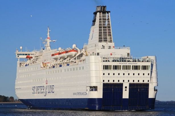 u0412 u041fu0435u0442u0435u0440u0431u0443u0440u0433 u0431u0440u0438u0442u0430u043du0441u043au0438u0445 u0442u0443u0440u0438u0441u0442u043eu0432 u043fu0440u0438u0432u043bu0435u043au0443u0442 u0447u0435u0440u0435u0437 u0424u0438u043du043bu044fu043du0434u0438u044e