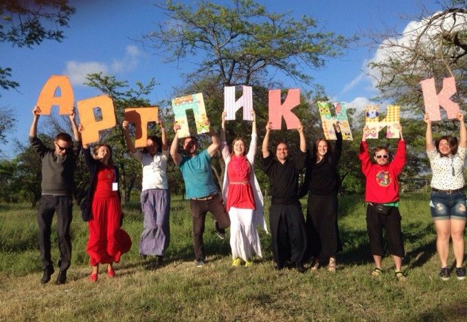 u041fu0435u0440u0432u044bu0439 u0442u0432u043eu0440u0447u0435u0441u043au0438u0439 u043fu0438u043au043du0438u043a u00abu0418u0441u043au0443u0441u0441u0442u0432u043e u0432 u043cu0430u0441u0441u044b!u00bb