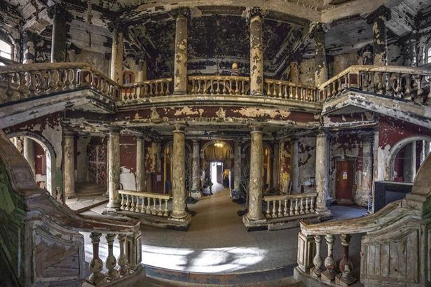 29 июня в 20:00 в здании лютеранской церкви&nbsp;«Анненкирхе» состоится необычный и атмосферный концерт, посвященный мимолетной поре белых ночей.&nbsp;На сцене старинной кирхи выступит группа Maria Majazz, чья музыка на стыке pop-jazz, soul и rock именуется самими музыкантами как atmospheric song.