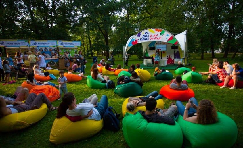 Большой летний фестиваль «О, да! Еда!» пройдет на Крестовском острове 29-30 июля. Приморский парк Победы на выходные станет главным городским пикником. Фестиваль подарит гостям разнообразные&nbsp;кухни, уникальные ресторанные блюда, гастро-стартапы и ставший уже популярным – качественно новый&nbsp;стритфуд. В этом году тема фестиваля – «Улица».