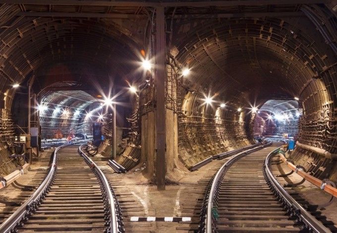 u041au043eu0433u0434u0430 u043cu0435u0442u0440u043e u0440u0430u0431u043eu0442u0430u0435u0442 u043du043eu0447u043du044cu044e u0432 u044du0442u043eu043c u0433u043eu0434u0443