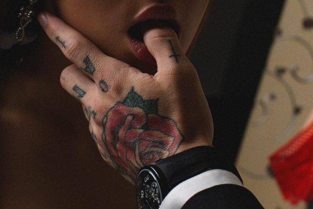 Секс-тренинг «Идеальный любовник» расставит все точки над "i", раскроет тайны и научит сексуальным техникам.&nbsp;«Как влюбить в себя женщину?» и «Как стать для неё единственным и неповторимым?» – организаторы наконец датут ответы на эти вопросы.&nbsp;Занятия, которые проводят практикующие сексологи, помогут наладить уже существующие или создать новые отношения.&nbsp;