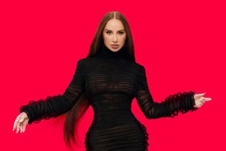 21 июня главная поп-звезда страны выступит на СКА Арене с грандиозным театрализованным представлением. Билеты от 12 000₽, многие места уже раскуплены.