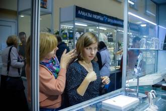 Центр Петербурга превратится в пространтство, максимально комфортное для отдыха. Улицы станут велопешеходными, тротуары – площадками для спорта, игр и творчества, а на парковочных местах появятся бинбеги и скамейки. В период с 19 до 21 августа в Северной столице пройдет фестиваль «Живые улицы».