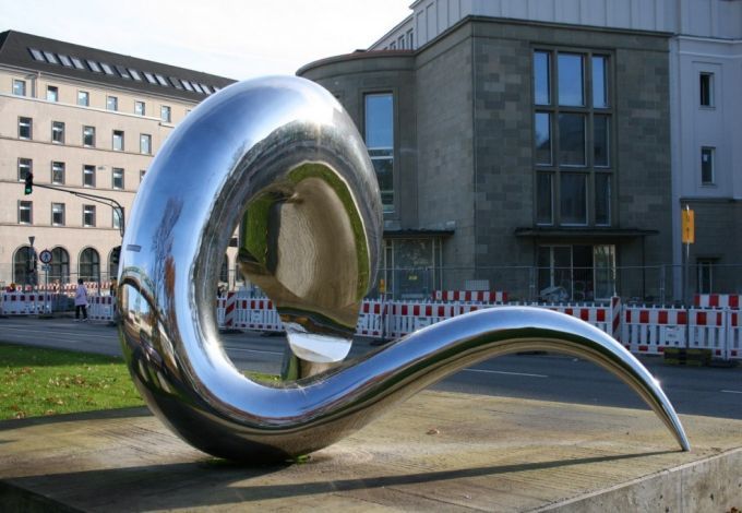 u0412u044bu0441u0442u0430u0432u043au0430 u0441u043au0443u043bu044cu043fu0442u0443u0440 u0422u043eu043du0438 u041au0440u044du0433u0433u0430 u0432 u042du0440u043cu0438u0442u0430u0436u0435