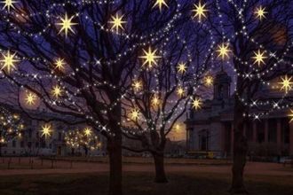 u0412 u0441u043au0432u0435u0440u0435 u043fu0435u0440u0435u0434 u0418u0441u0430u0430u043au0438u0435u0432u0441u043au0438u043c u0441u043eu0431u043eu0440u043eu043c u0437u0430u0441u0438u044fu044eu0442 u0440u043eu0436u0434u0435u0441u0442u0432u0435u043du0441u043au0438u0435 u0437u0432u0435u0437u0434u044b