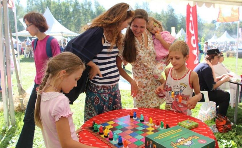 u0412 u041fu0435u0442u0435u0440u0431u0443u0440u0433u0435 u043fu0440u043eu0439u0434u0435u0442 u043bu0435u0442u043du0438u0439 u0444u0435u0441u0442u0438u0432u0430u043bu044c HOBBY DAYS