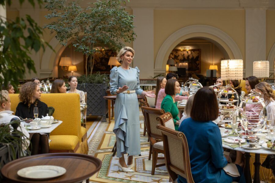 Чем заняться с подружками, чтобы после встречи было что вспомнить? Питер Online придумал для вас 15 нескучных мест, куда отправиться с девчонками на выходных в Петербурге. От созерцательных мастер-классов по флористике до пикантных тренингов по соблазнению — обещаем много клевых фото, веселья и пользы!