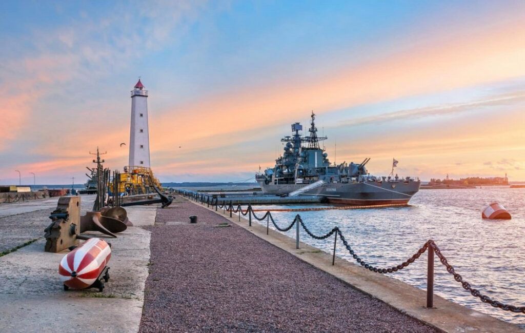 Деревянный маяк в Кронштадте