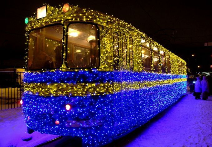 u0420u0435u0442u0440u043e-u0442u0440u0430u043cu0432u0430u0439 u043eu0442u043fu0440u0430u0432u0438u0442u0441u044f u0432 u043du043eu0432u043eu0433u043eu0434u043du0435u0435 u043fu0443u0442u0435u0448u0435u0441u0442u0432u0438u0435 u043fu043e u041fu0435u0442u0435u0440u0431u0443u0440u0433u0443