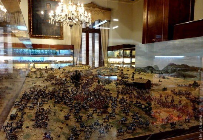 Совсем скоро в Петербурге откроется самая большая в России коллекция оловянных солдатиков. Экспозиция будет находится&nbsp;в мемориальном музее А. В. Суворова. Здесь петербуржцев будут ждать&nbsp;более 60 тысяч различных миниатюрных фигур солдатиков.