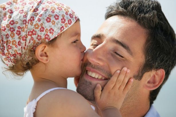 u00abu0414u0435u043du044c u043eu0442u0446u0430u00bb u043eu0442u043fu0440u0430u0437u0434u043du0443u044eu0442 u043du0430 u041au0440u0435u0441u0442u043eu0432u0441u043au043eu043c u043eu0441u0442u0440u043eu0432u0435