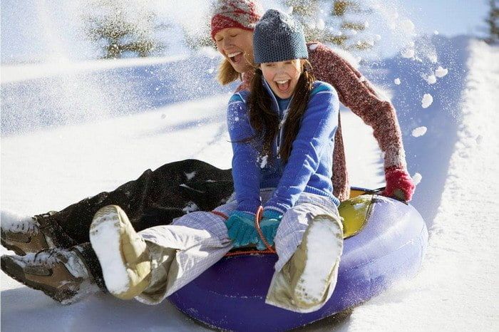 10. Парки ПетербургаТакже в городских парках Петербурга можно с ветерком покататься на ватрушках. Традиционно склоны для катаний появляются в Таврическом, Юсуповском и Яблоневом садах, в Удельном парке, Парке 300-летия Санкт-Петербурга (установят искусственный склон), парках Екатерингоф, Александрино, Победы и парке имени Бабушкина.