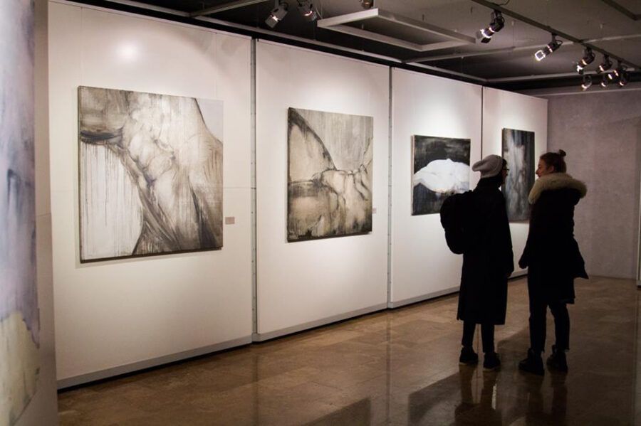 Туристы и местные жители часто ограничиваются самыми популярными петербургскими художественными музеями — Эрмитажем и Русским. Но в городе есть десятки других интересных галерей. Питер Online делится местами, где собраны впечатляющие коллекции и проходят крутые выставки современного искусства.